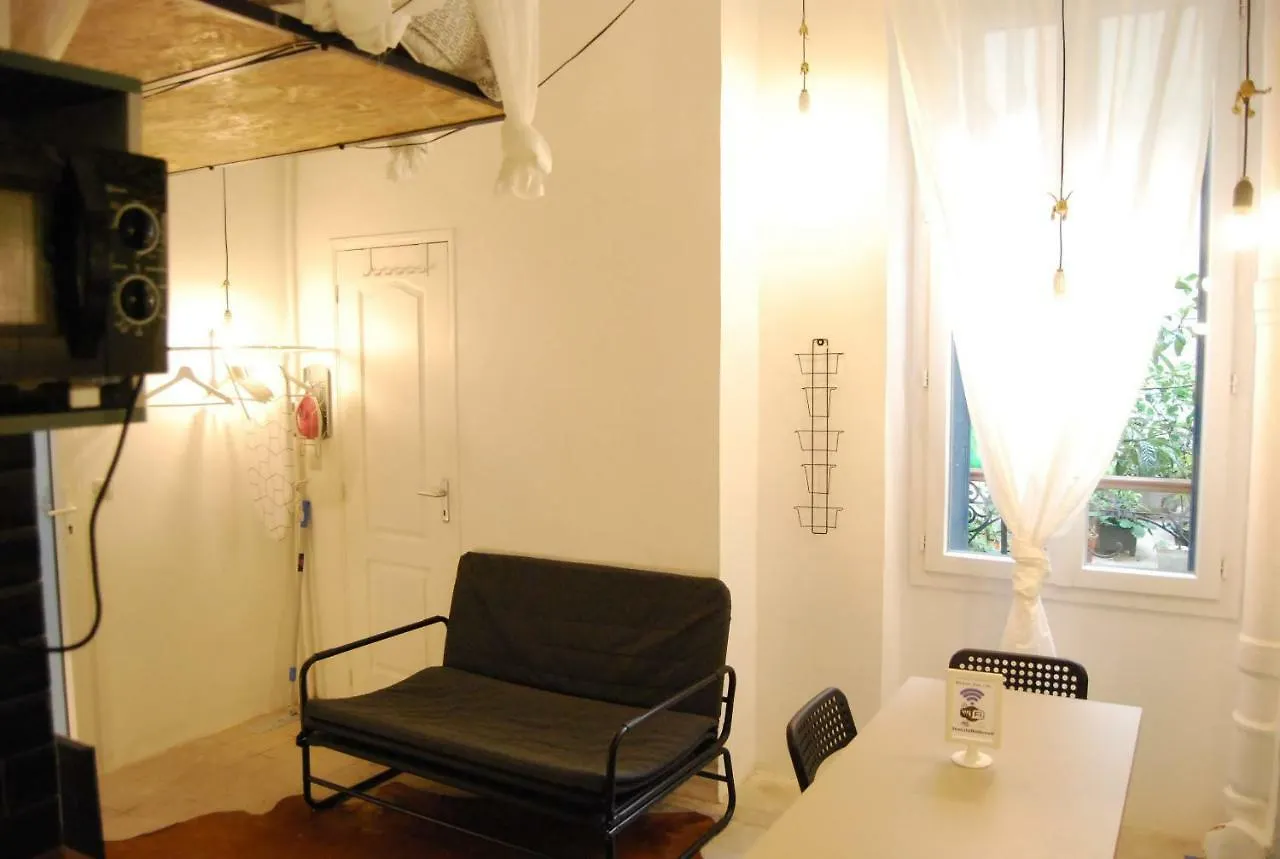 Arty 20m² District Of Batignolles Paris