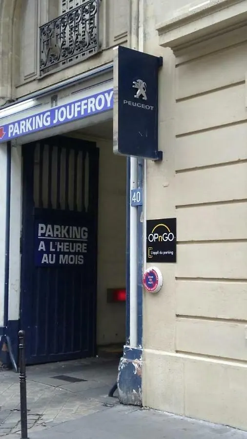 Arty 20m² District Of Batignolles *